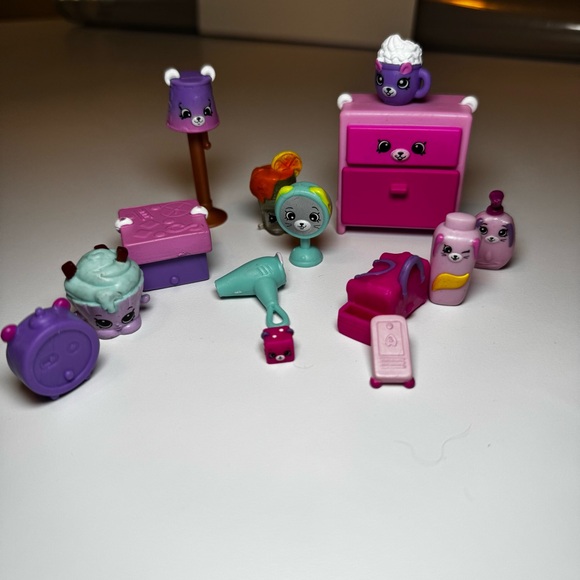 Shopkins bundle 14 items mini collectibles dollhouse minis - Picture 1 of 5